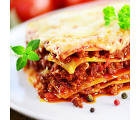 Huisgemaakte lasagne Bolognese met rundergehakt 